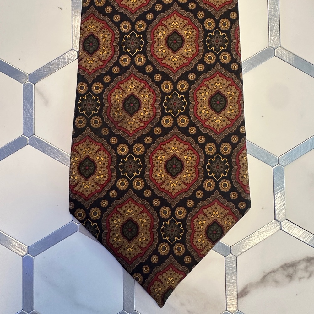 Coach Vintage Italian Silk Tie Brown Medallion Arabesque Italian Silk 3.75x56